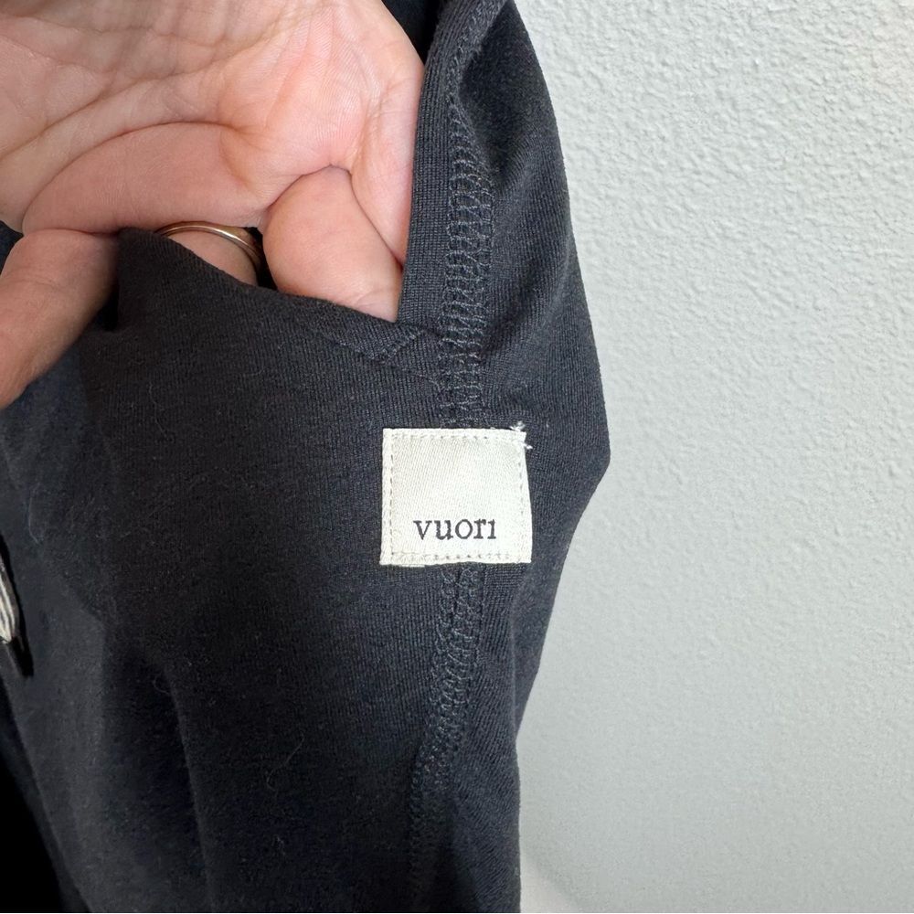 Vuori Black Jumpsuit V Neck Drawstring Jogger Style Short Sleeve Women’s Large - Picture 3 of 4